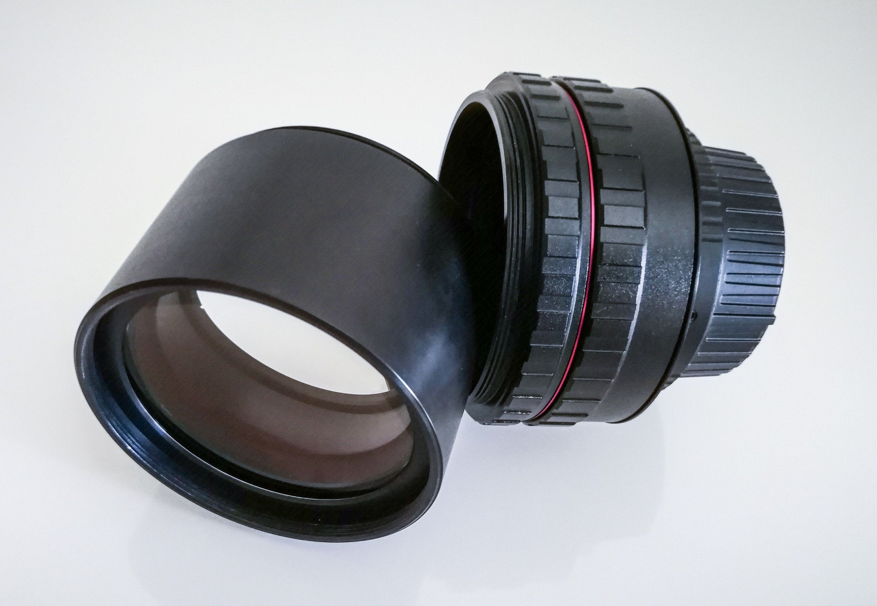 Optionaler Canon Camera Adapter, zusammengestellt aus M68 und T-2 Teilen, nicht im Lieferumfang enthalten